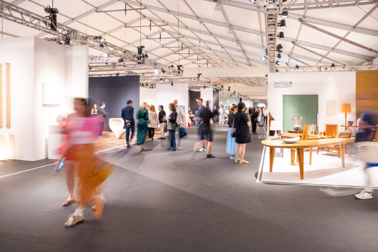 Design Miami inaugura un nuovo capitolo tra visioni e materia