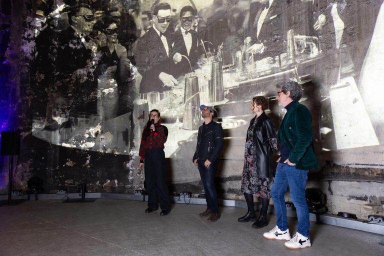  - L’installation “Under the Moon” s’empare du Brunel Museum de Londres