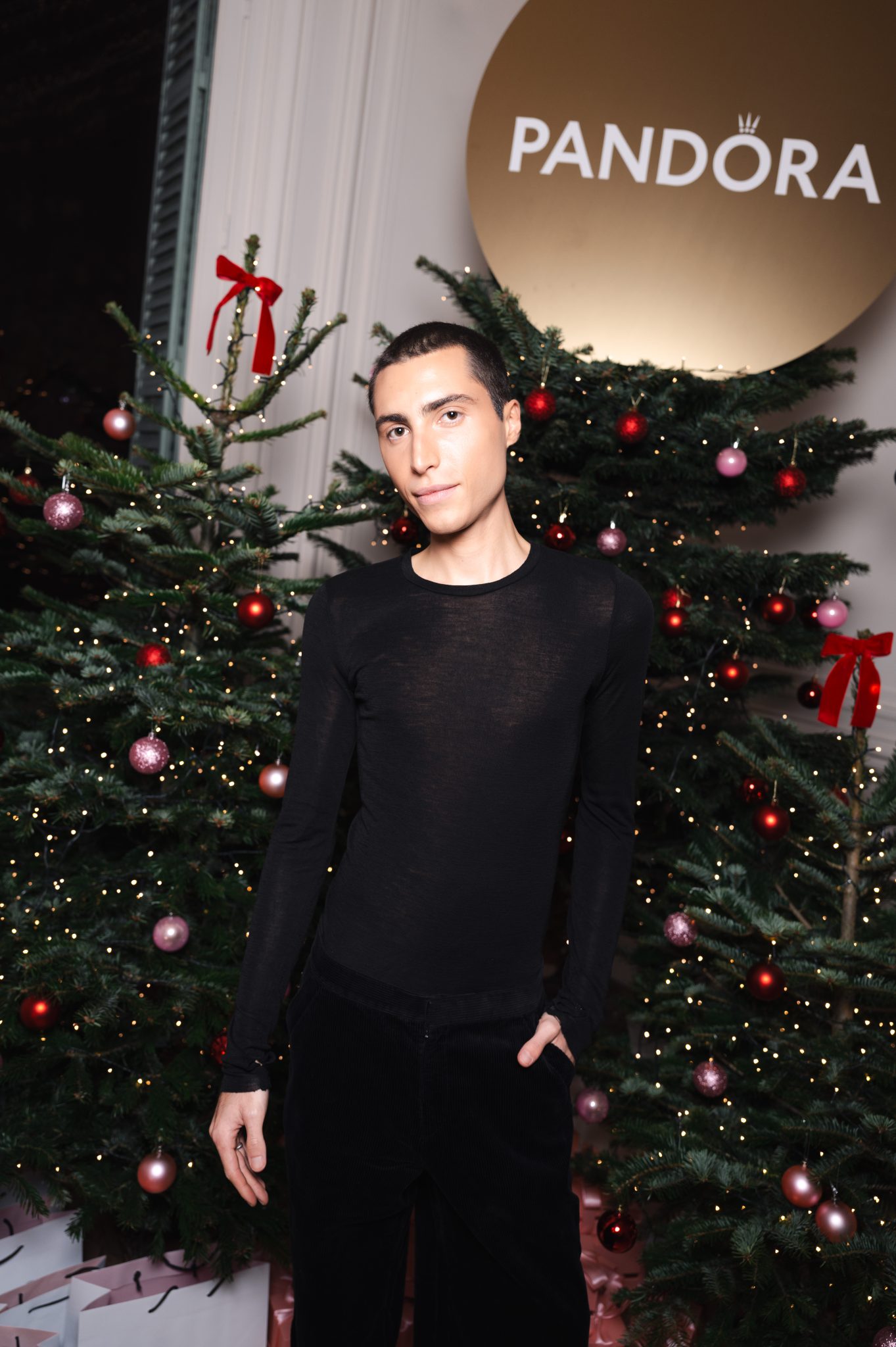  - Pandora Heralds the Holiday Season with a Christmas Dinner