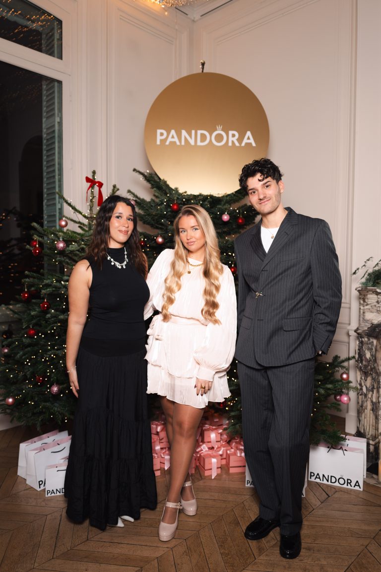  - Pandora Heralds the Holiday Season with a Christmas Dinner