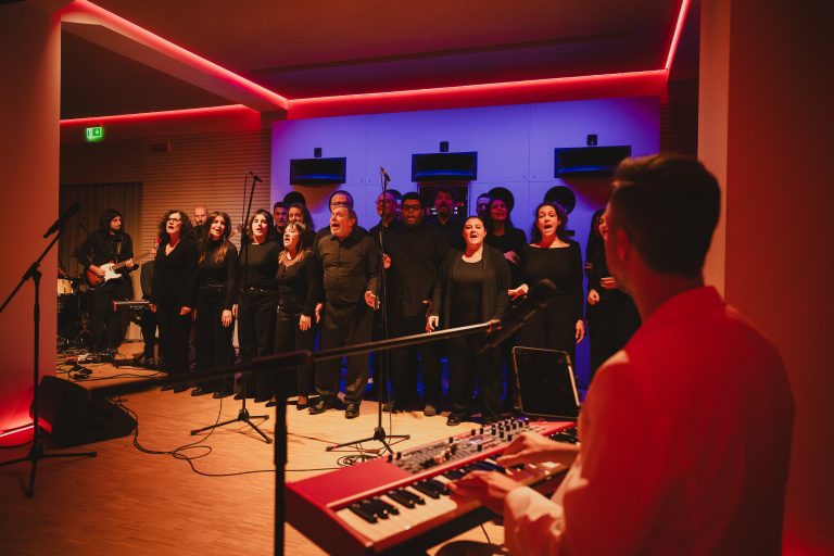 Una serata dedicata ai Patron di Triennale Milano tra cocktail, visioni e coro gospel