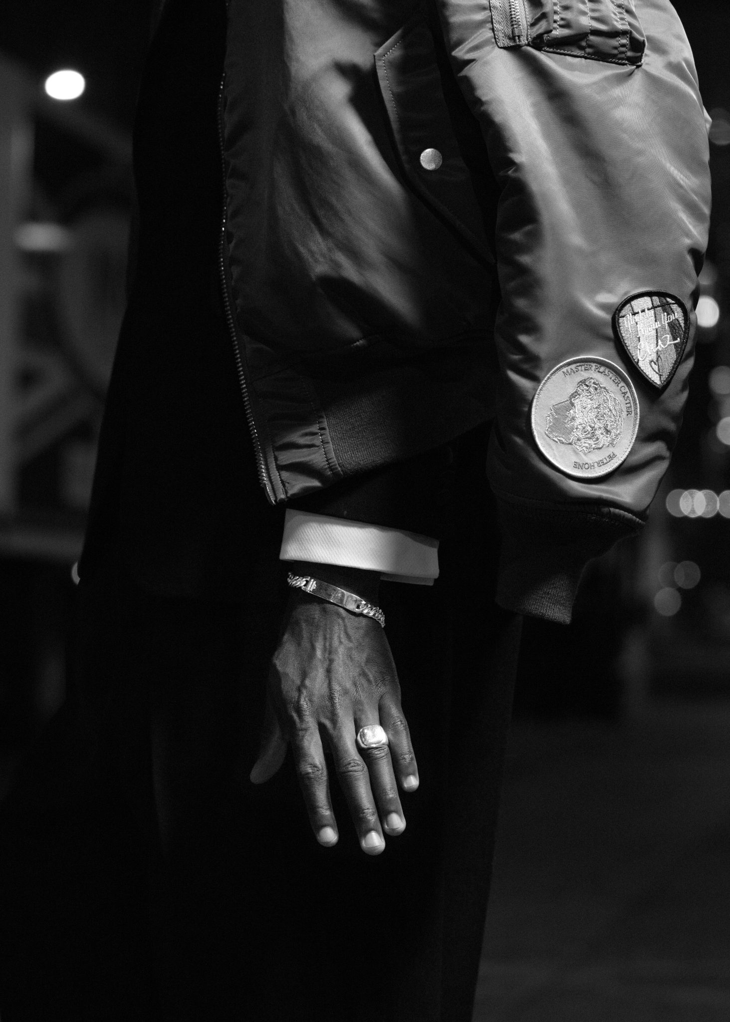 BUNNEY x ALPHA INDUSTRIES MA-1 XLバニーアルファ Randy_arm_editBWcrop1-scaled.jpg